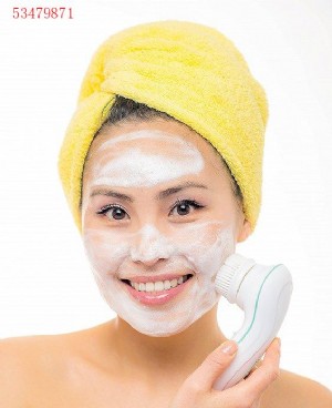 用完洗面奶脸上刺痛是怎么回事 用完洗面奶感觉脸刺痛是什么原因