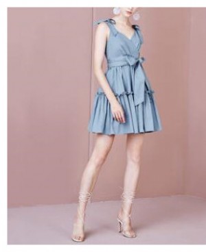 上班族女生不会穿搭的看过来 跟着穿女人味十足！