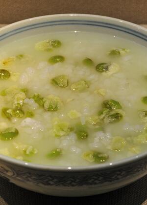 产后妈妈奶水少？粥类食谱帮助催乳通乳