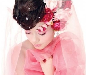 2021年新娘妆的画法之“浪漫玫瑰”和“自然裸妆”篇