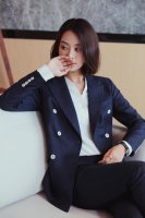 如何搭配藏青色服装 藏青色西装配什么颜色衬衫