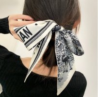 丝巾材质起源介绍 丝巾的系法怎么系才漂亮?