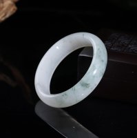 佘太翠手镯的作用 佘太翠能淡斑吗
