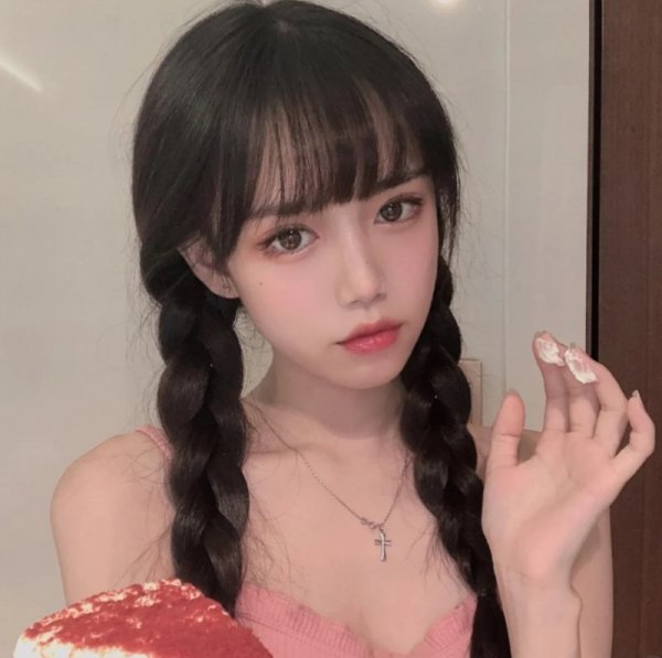 高双马尾适合什么人 双麻花辫怎么扎可爱不土 - 发型设计 - 辣妈营