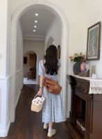连衣裙怎么搭配鞋子 一片式连衣裙怎么系带子
