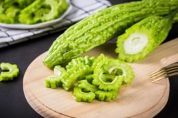 肝火旺吃什么可以降肝火？四个食物多吃能降火保肝