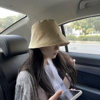 戴什么颜色帽子显白 皮肤暗黄戴什么颜色帽子显白