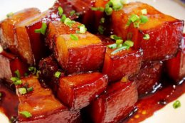 红烧肉的做法怎么样简单又好吃？家常做法肥而不腻入口即化