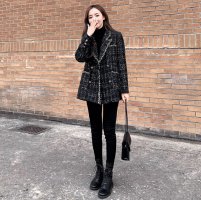 小香风外套里面配什么衣服 小香风外套搭配什么裤子