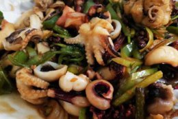 八爪鱼怎么做好吃家常做法？爆炒八爪鱼肉质鲜嫩美味