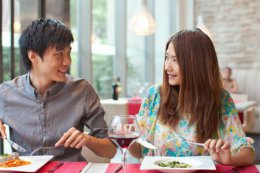 内向的人相亲怎么聊天？四个方法缓解相亲尴尬场面