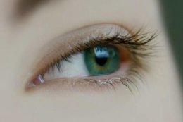 白内障的主要症状是什么？四个症状尽早治疗许视力有救