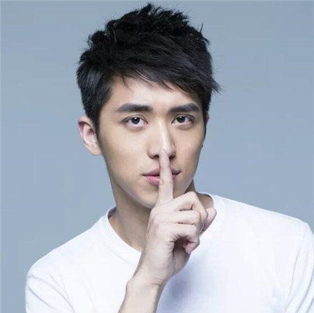 脸长的男生怎样选发型合适长脸男生的刘海短发款式图