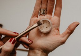 卡粉怎么办怎么补救 脸上卡粉起皮怎么改善