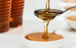 牛奶蜂蜜面膜怎么做 蜂蜜和牛奶做面膜有什么效果