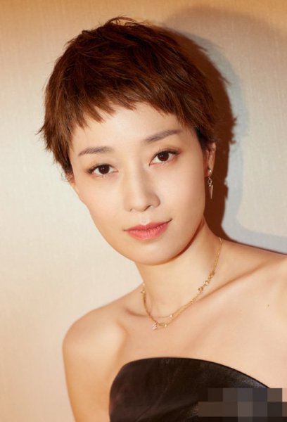 四十岁女士剪短发发型大方流行的短头发造型图集