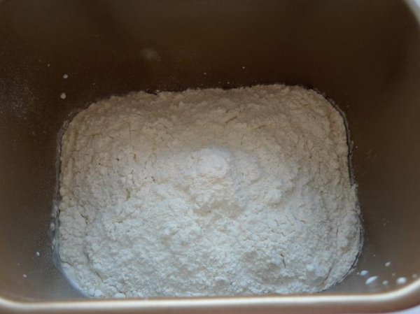 做面包用什么面粉做面包用高筋面粉还是低筋面粉
