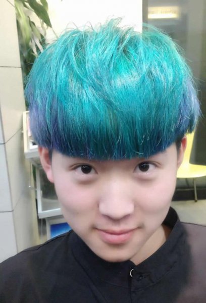 男生染发什么颜色显肤白帅酷潮流的男生短发