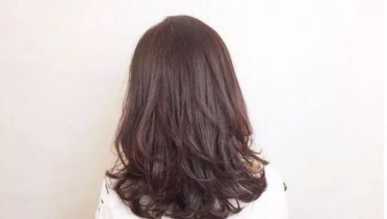 半头卷烫发款式图 女士减龄烫发首选半头卷烫发发型