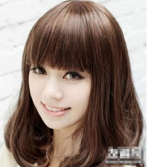 女生梨花烫发型图片 看纯真女生梨花烫发发型设计图