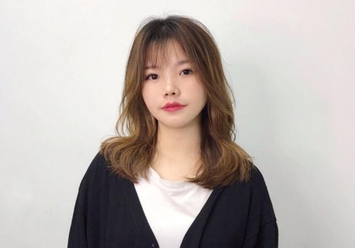 秋季女生最瘦脸的锁骨发新上线 中年女士气质披肩卷发减龄时髦 发型