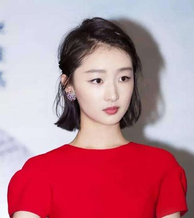 研究额头扁平适合什么发型,可以从额头扁平的女星造型着手的哟~女明星