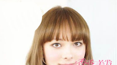 头大倒三角脸的女生适合什么发型 倒三角脸适合发型图片