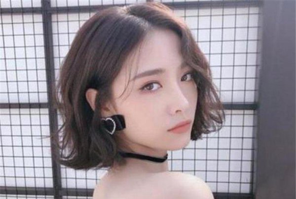 2022短发最新发型女生短发也可以这么好看