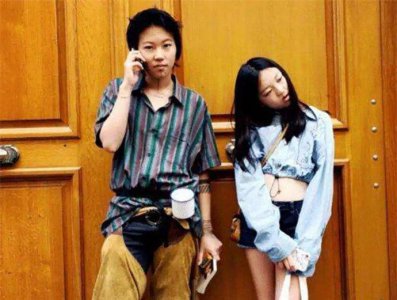 窦靖童坐经济舱李嫣坐头等舱 李亚鹏区别对待引争议