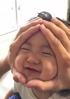 婴儿的脸可以捏吗 捏婴儿的脸都有哪些危害