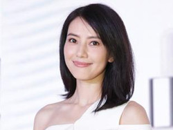高圆圆否认怀龙凤胎传闻 明明才穿高跟鞋表态活动