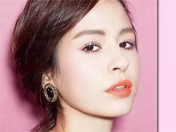 彩色眼线裸妆画法步骤图解 彩色眼线也能打造日常妆容
