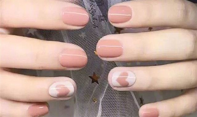 短指甲美甲图案盘点 不同女生爱哪一款