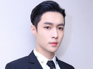 张艺兴差点被砸怎么回事 惊险一刻令众人吓得一身汗