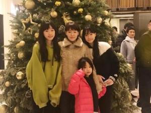小s跨年全家福曝光 画面亮点十足女儿们女大十八变
