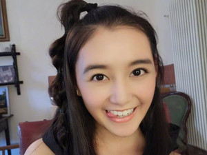 蒋依依卸妆后素颜照 小童星被扒黑历史丑照惨不忍睹