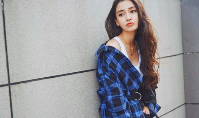 angelababy晒小海绵 百忙中抽空为爱子庆生