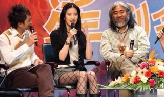 这是刘亦菲的腿么？渔网袜都撑变形了，网友：就算是穿着羽绒服！