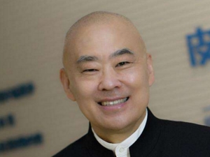 郑渊洁质疑曹文轩 郑渊洁是谁为什么质疑曹文轩