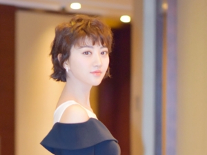 景甜家世 被称为演艺界最神秘的女星景甜家里有多壕