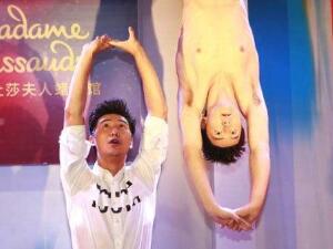 田亮跳水蜡像走红 本尊看到都大惊失色沙雕造型也太好笑了吧