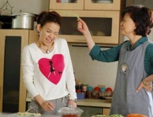 留吻痕被误认家暴 婆婆叫嚣“敢打我儿子”赶女子出门