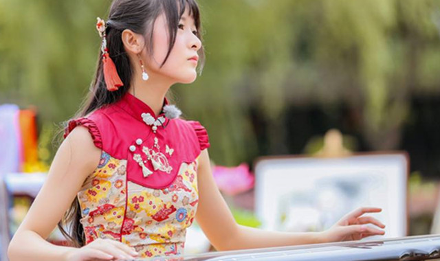 徐娇对传统民族风服装爱得深沉 亲自开店传承中国风服饰
