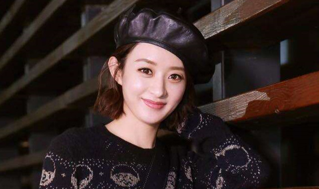 复古鞋帽袜套风再来袭 今年秋冬火的是复古贝雷帽