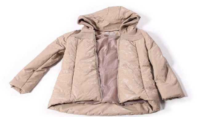 大衣比羽绒服保暖吗 含毛量更多更暖