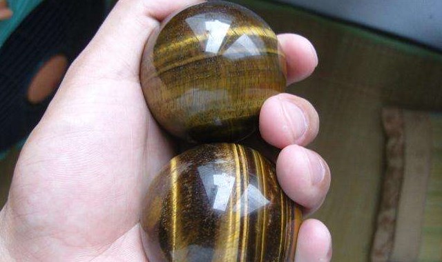 猫眼石的功效与作用 驱除邪灵保平安