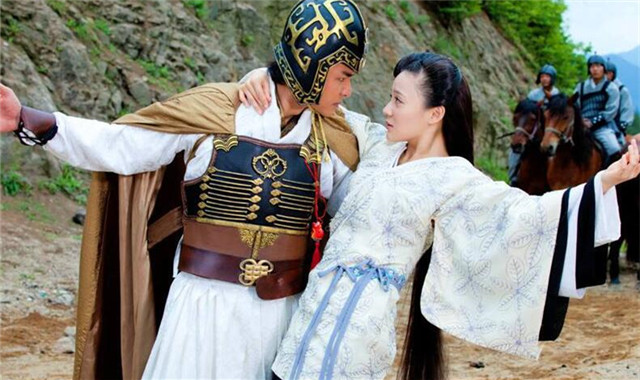王的女人好看吗 袁姗姗在里面首演反派剧照唯美