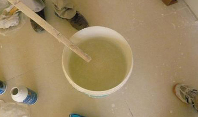 墙纸基膜你了解多少 这样铺贴才不会卷边