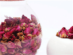 原来玫瑰花茶有这些功效 这类花茶才是女性的养颜圣品
