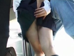 公交车咸猪手狂摸女性下体 专家称性骚扰者或有心理疾病